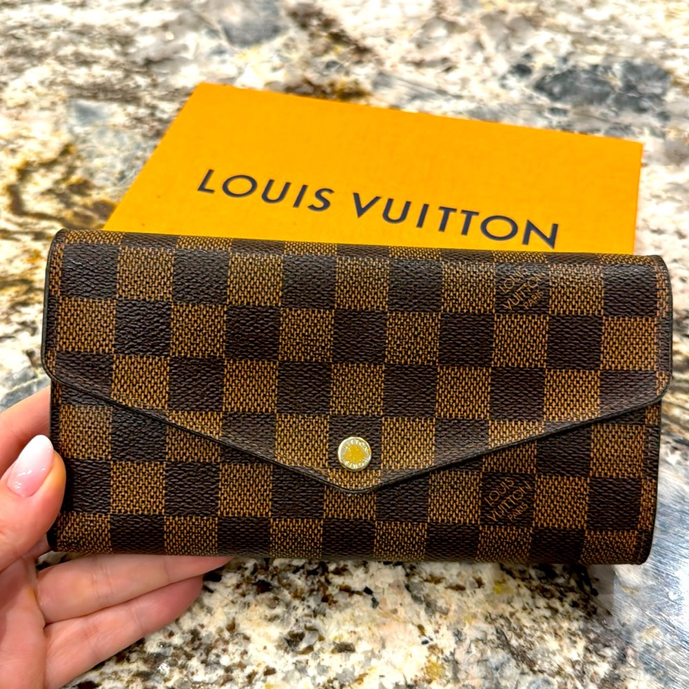LV Sarah wallet